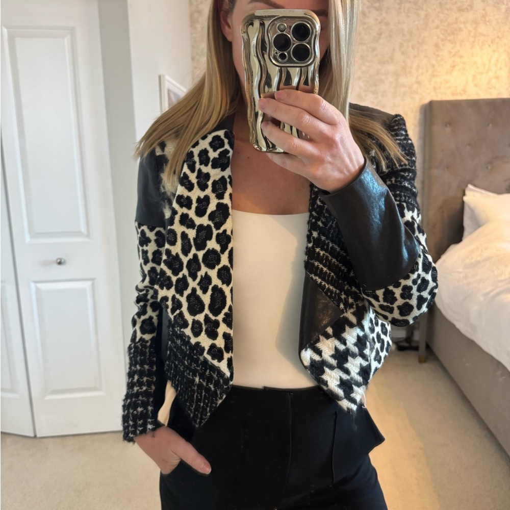 Alice & Olivia Cropped Blazer